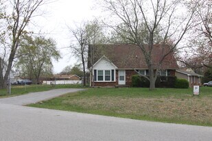 397 Elaine Dr in Clarksville, TN - Building Photo
