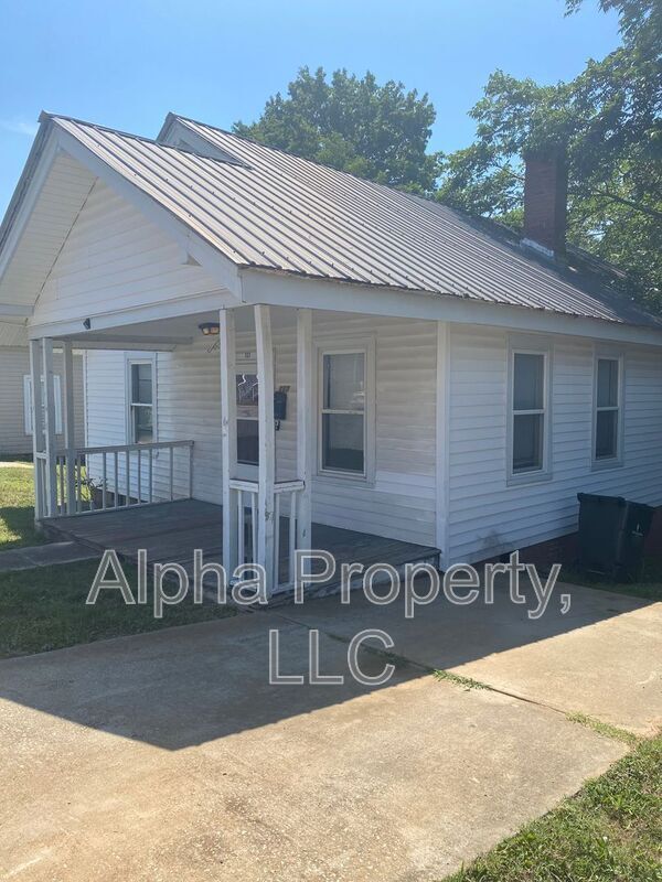 117 4th St Rentals in Fountain Inn, SC