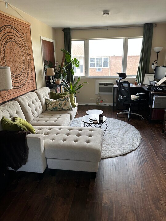 425 S Cass Ave, Unit Apt3 in Westmont, IL - Building Photo