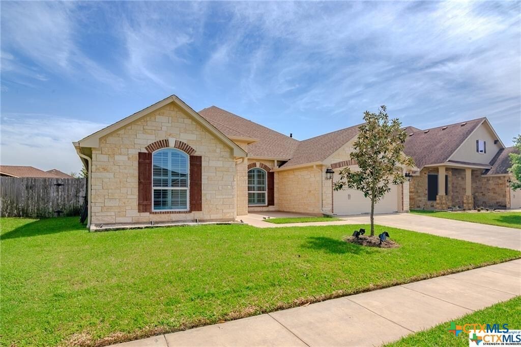 115 Sandstone Ct in Victoria, TX - Foto de edificio