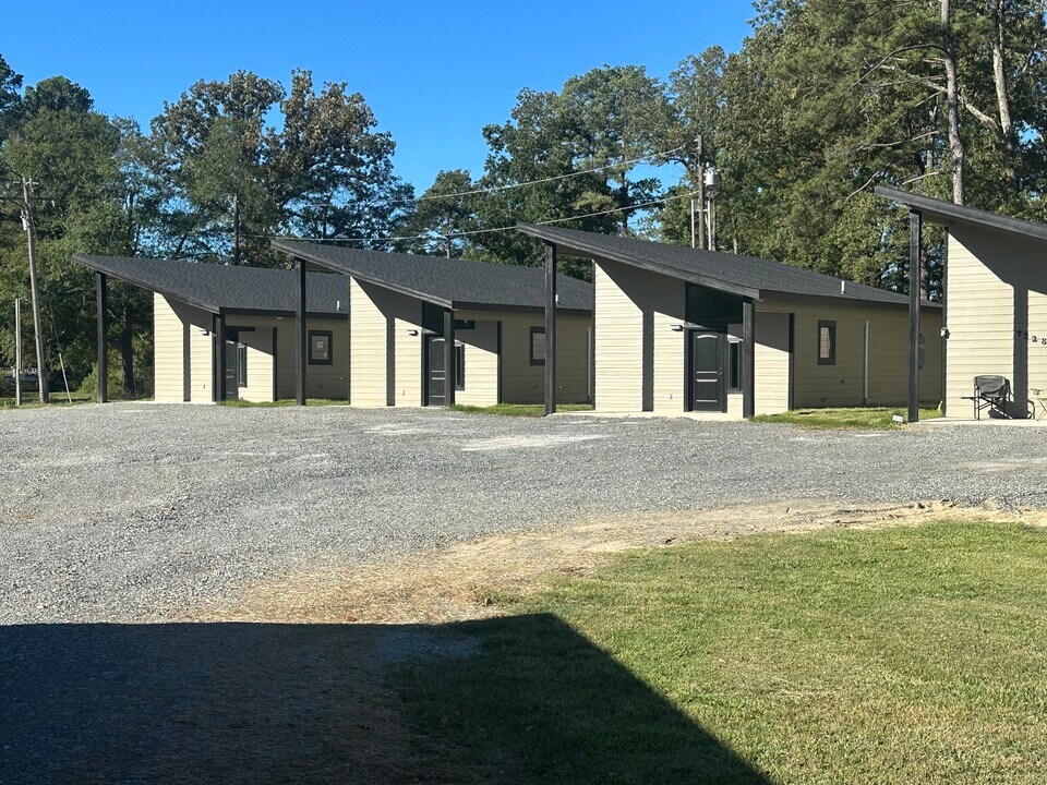 7332 US-79 in Pine Bluff, AR - Building Photo