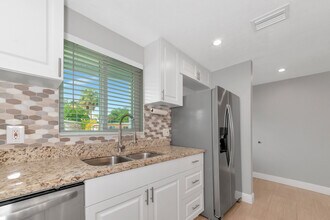 5823 22nd St W in Bradenton, FL - Building Photo - Building Photo