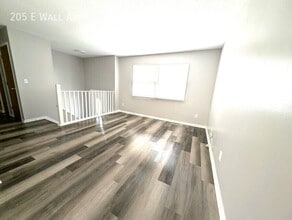 205 E Wall Ave in Des Moines, IA - Building Photo - Building Photo