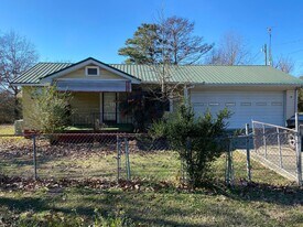 3724 S 11th St in Gadsden, AL - Building Photo