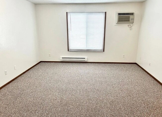 property at 902-905 N 14th St