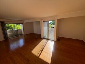 409 Burchett St, Unit #205 in Glendale, CA - Foto de edificio - Building Photo