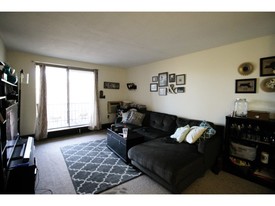 144 Kenrick St, Unit #23 Apartamentos