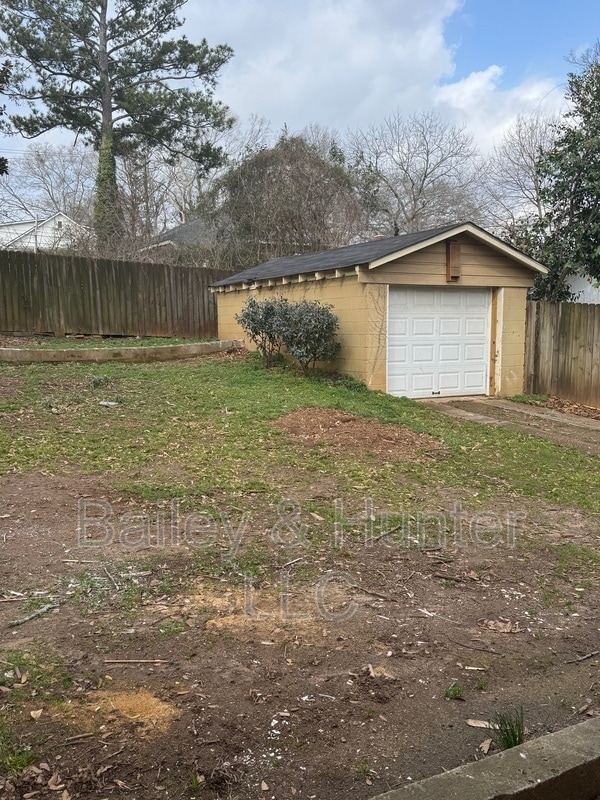 property at 1385 Hartford Ave SW