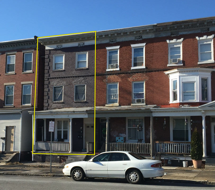 1441 Regina St in Harrisburg, PA - Building Photo