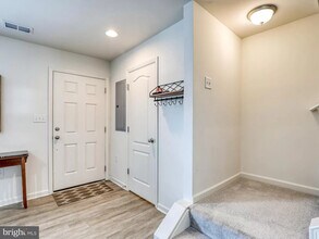 658 Thumper Dr in Ranson, WV - Building Photo - Building Photo