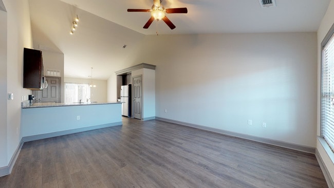 532 Spring Forest Rd, Unit 532-A in Greenville, NC - Foto de edificio - Building Photo