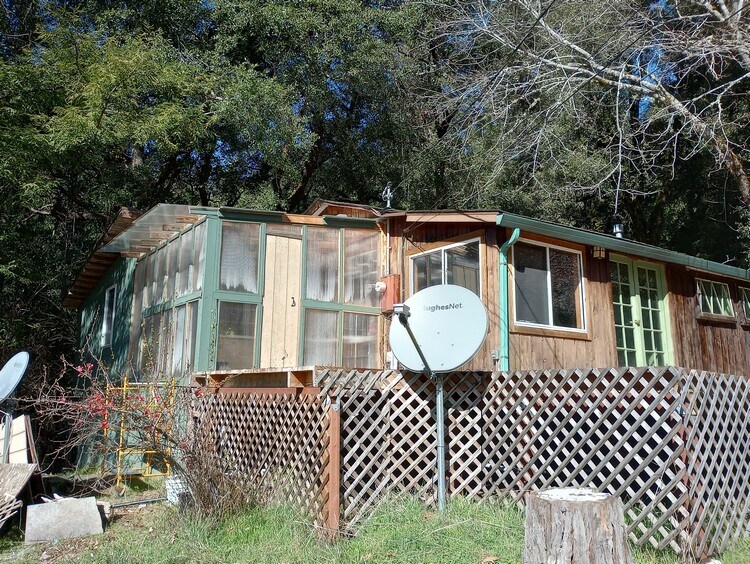 64305 Highway 271 in Leggett, CA - Building Photo