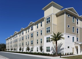 Heritage Village in Longwood, FL - Building Photo