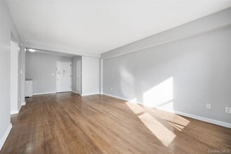 6535 Broadway in Bronx, NY - Foto de edificio - Building Photo