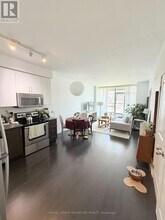 8 Fieldway Rd in Toronto, ON - Building Photo - Building Photo