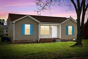 521 Gainey Dr in Oak Grove, KY - Building Photo