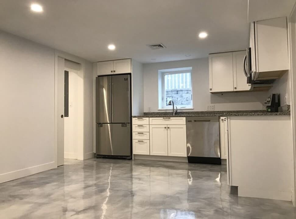 10 Gloucester Ave in Gloucester, MA - Building Photo