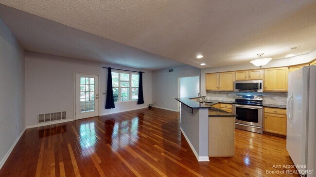 1408 Fox Pointe Cir in Ann Arbor, MI - Building Photo - Building Photo