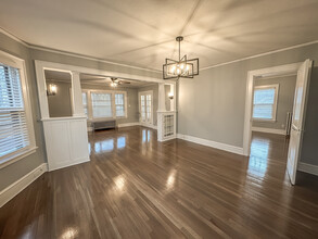 59 Rustic Ter, Unit Floor 2 in Bristol, CT - Foto de edificio - Building Photo