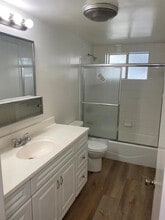 Green Oaks Apartments, LLC. in Whittier, CA - Foto de edificio - Building Photo
