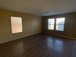5662 Thunder Spirit St in Las Vegas, NV - Building Photo - Building Photo
