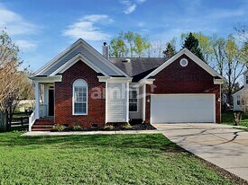 2628 Clarencefield Dr in Charlotte, NC - Building Photo