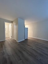 469 Westfield St, Unit 5A in West Springfield, MA - Building Photo