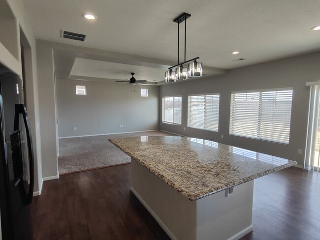 17778 E 44th Ave in Denver, CO - Foto de edificio - Building Photo