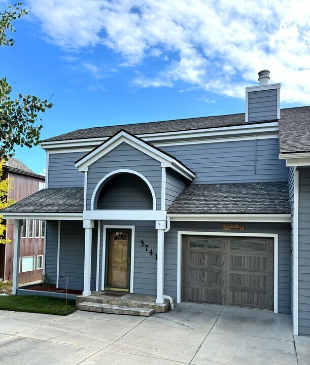 374 B Ensign Dr in Dillon, CO - Building Photo