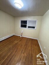 7528 N Claremont Ave, Unit 2 in Chicago, IL - Building Photo - Building Photo