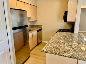2145 Highpointe Dr in Corona, CA - Building Photo - Building Photo