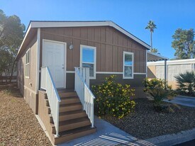 1601 S Sandhill Rd in Las Vegas, NV - Building Photo