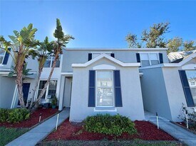 6339 Osprey Lake Cir in Riverview, FL - Building Photo