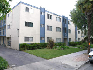 245 E Okeefe St in East Palo Alto, CA - Foto de edificio - Building Photo