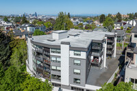 One West Condominiums in Seattle, WA - Foto de edificio - Building Photo