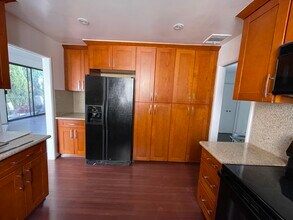 2175 S Beverly Glen Blvd, Unit 308 in Los Angeles, CA - Building Photo - Building Photo