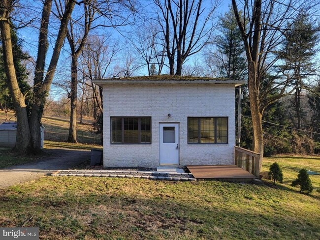 property at 933 Stoke Rd