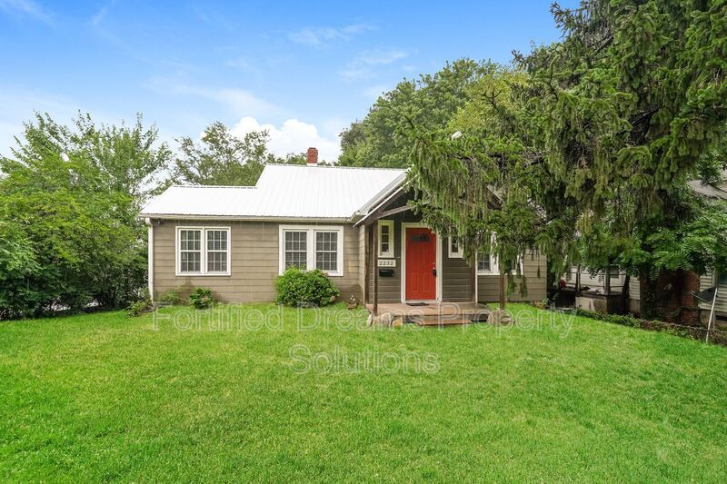 2232 Ivy Ave in Winston-Salem, NC - Foto de edificio