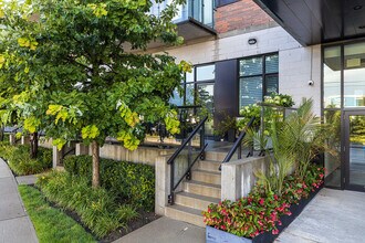 25 Malcolm Rd in Toronto, ON - Building Photo - Building Photo