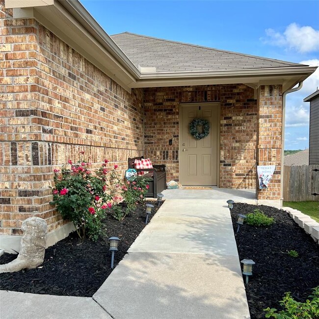 10233 Crescendo Ln in Austin, TX - Building Photo - Building Photo