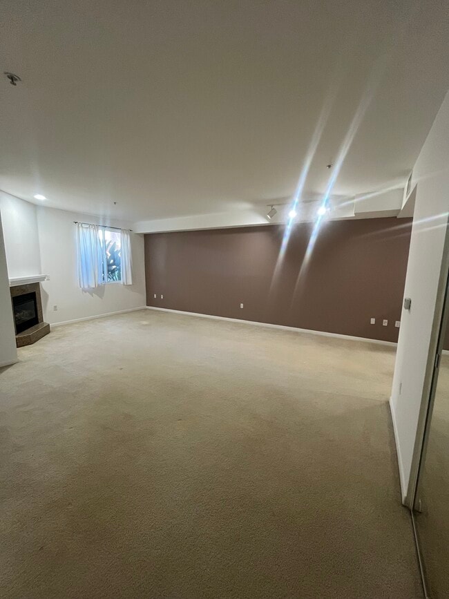property at 160 S Hudson Ave