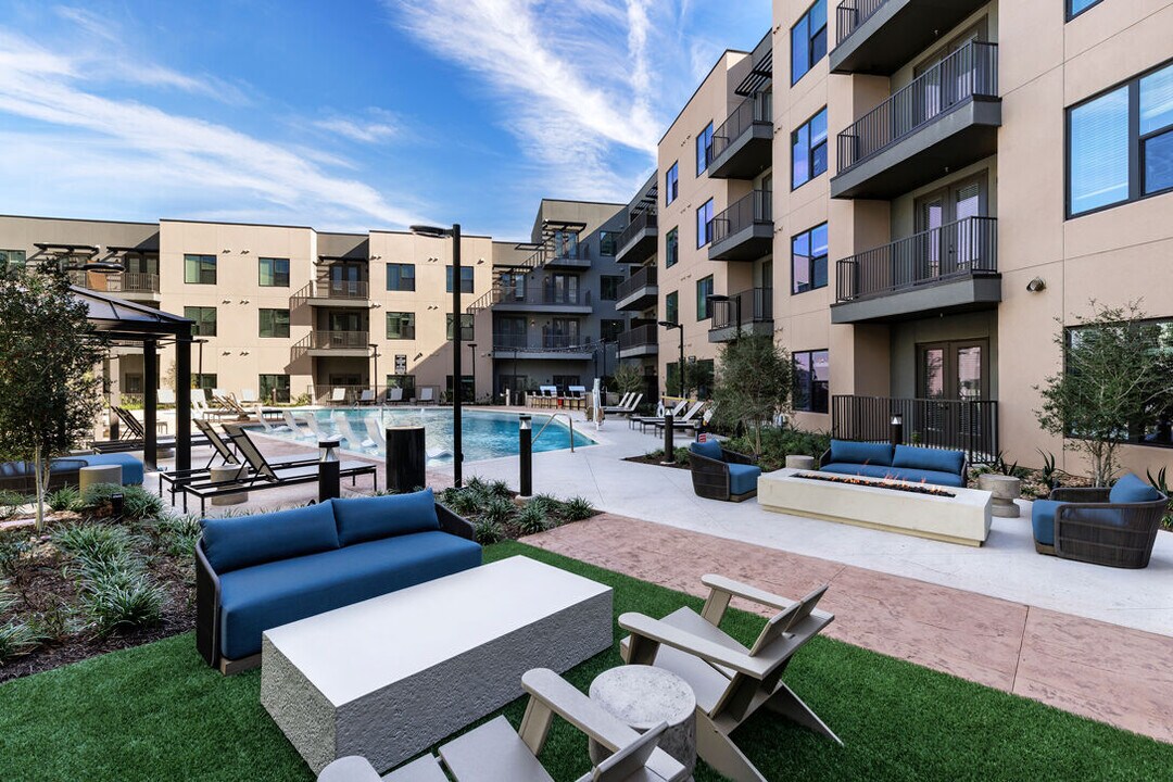 Rivette Tower in Austin, TX - Building Photo