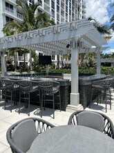 1775 Polk St, Unit 1017 in Hollywood, FL - Foto de edificio - Building Photo