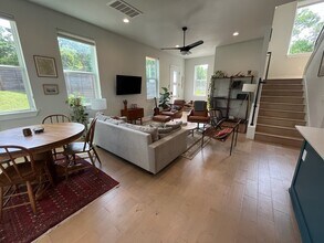 3507 Oak Springs Dr in Austin, TX - Building Photo - Building Photo