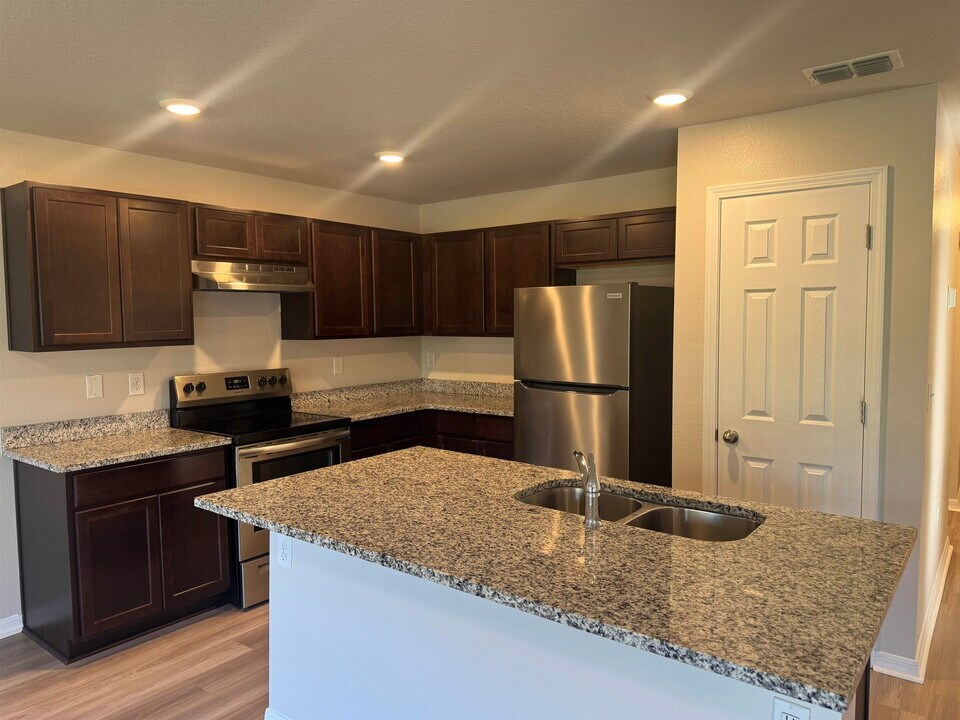 49 Brunswick Ln in Palm Coast, FL - Building Photo