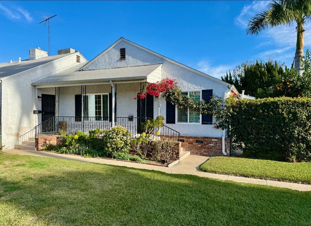 1004 S Bruce Ln in Burbank, CA - Building Photo