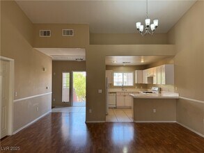 400 Amber Pine St in Las Vegas, NV - Building Photo - Building Photo
