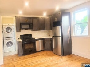 35 Pangborn Pl in Hackensack, NJ - Building Photo - Building Photo