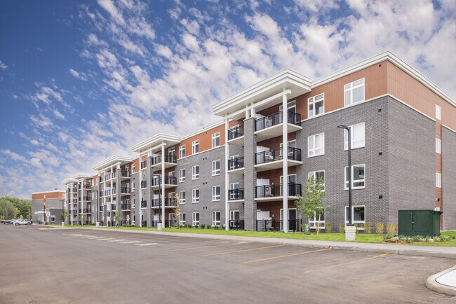 1250-1250 Southfield Dr in Tecumseh, ON - Building Photo - Building Photo