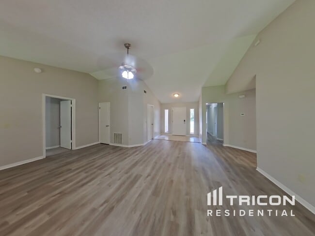 7058 Star Rush Dr in Jacksonville, FL - Building Photo - Building Photo